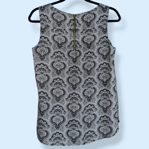 Anne Klein Sleeveless Blouse - Picture 5 of 6